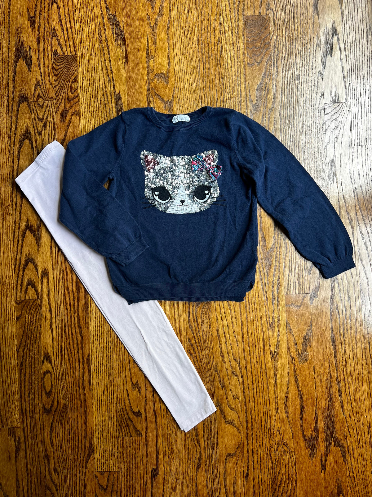 Seller #115 - H&M Girls 8-10Y Outfit (Navy Sequin Cat Sweater + Pale Pink Leggings), GUC