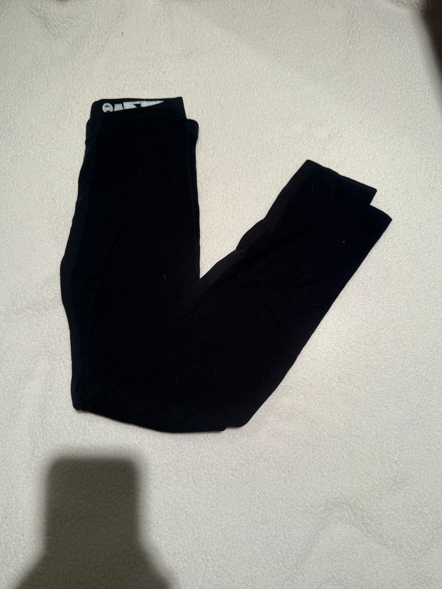 136 EUC black leggings M 7/8