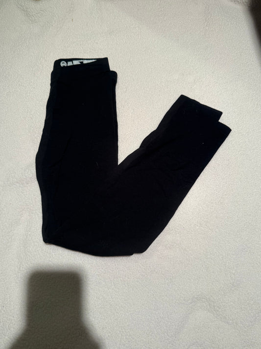 136 EUC black leggings M 7/8