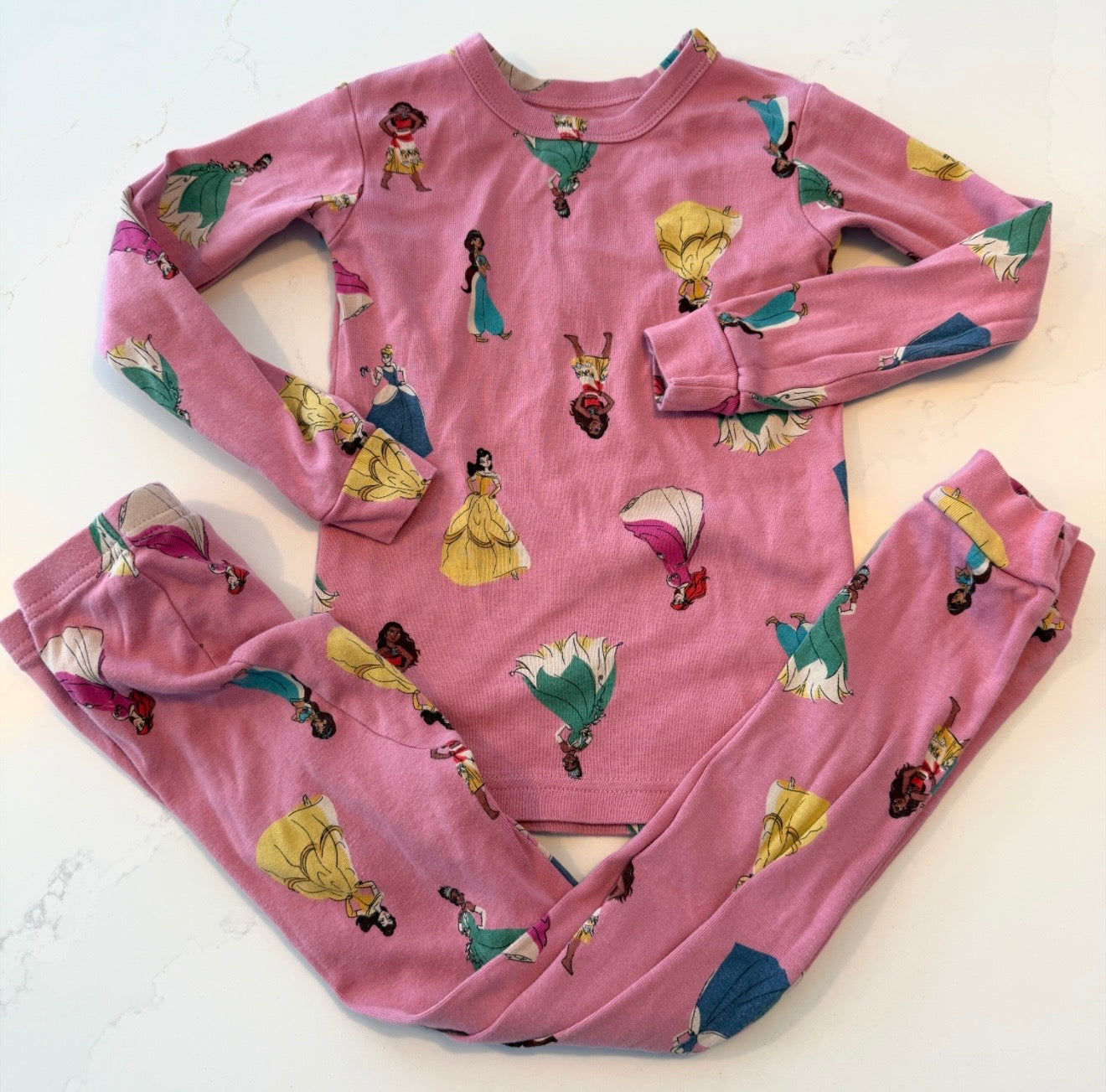 #133 girls gap princess pajamas size 6