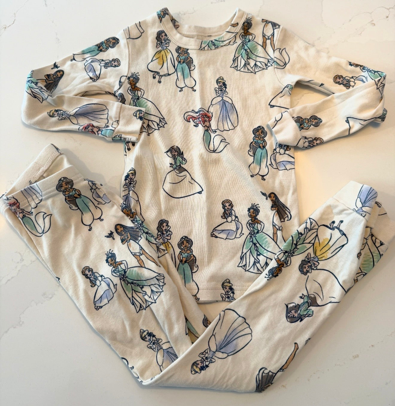 #133 girls gap princess pajama's size 6