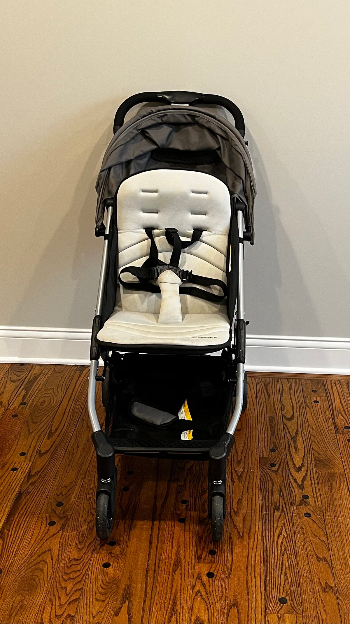 #173 Safety 1st one hand fold compact stroller