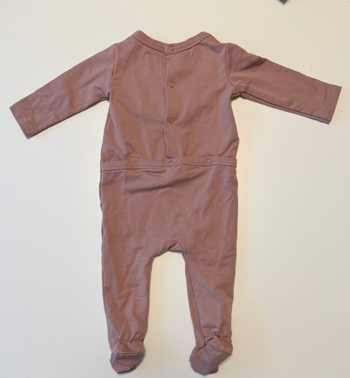 #93 Manerie Child (Nordstrom) footie and hat bundle girls 3-6 months