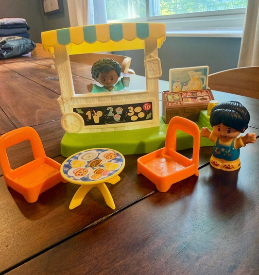 #51 Little People Lemonade Stand Playset and Figures
