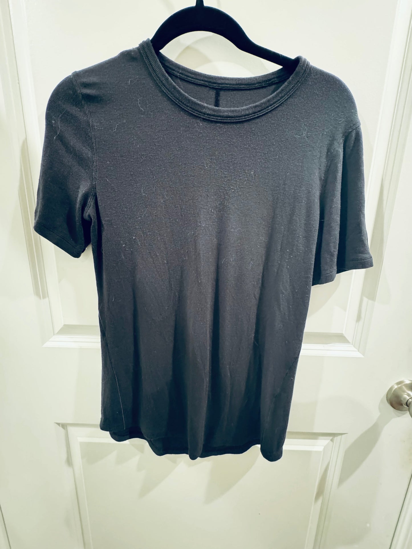*REDUCED* #107 Lululemon Hold Tight Tee size 10