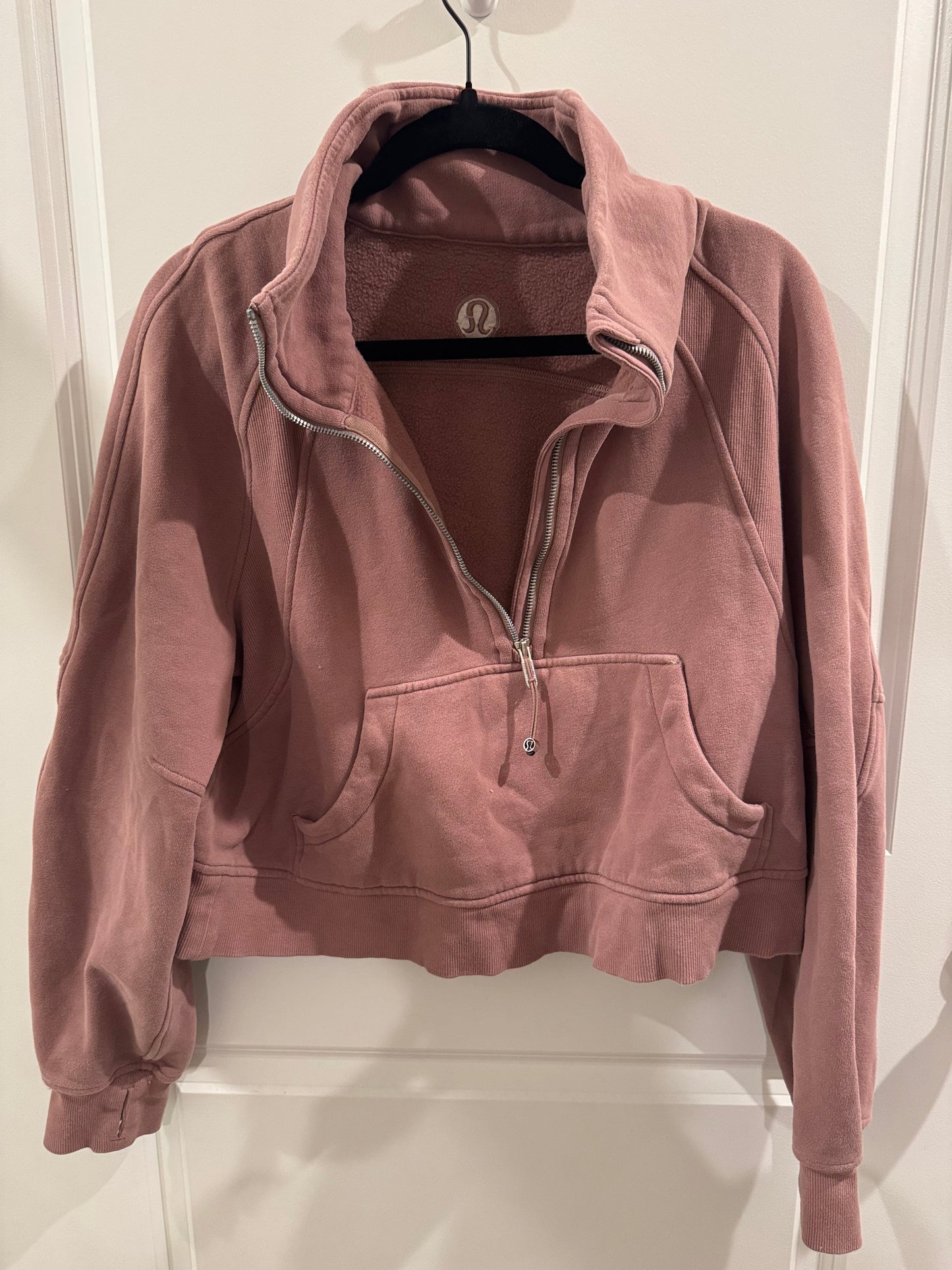 *REDUCED* #107 Lululemon Scuba Cropped size L