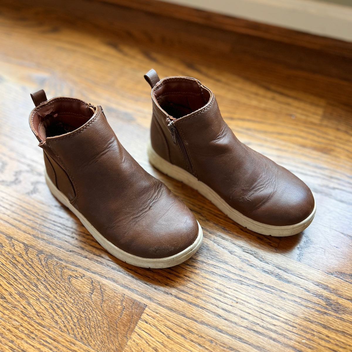 Seller #115 - Cat & Jack Boys Size 2 Brown Leather Ankle Boots, GUC