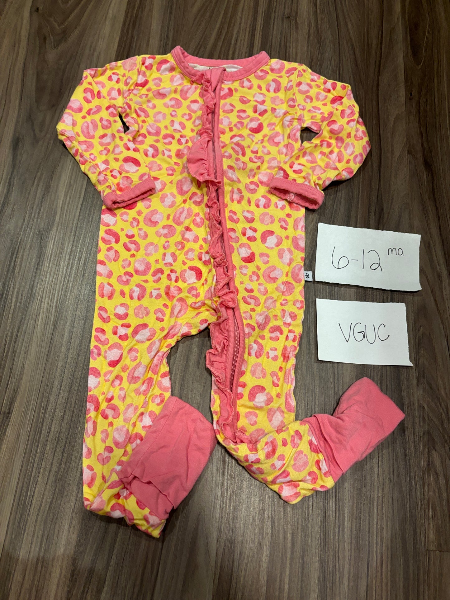 #98B - 6-12 Mo - Birdie Bean (Bamboo) - Yellow/Pink Cheetah Convertible Zippy VGUC (Fits like Little Sleepies)