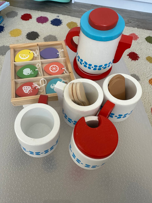 Seller #39 Melissa & Doug Steep and Serve Wooden Tea Set