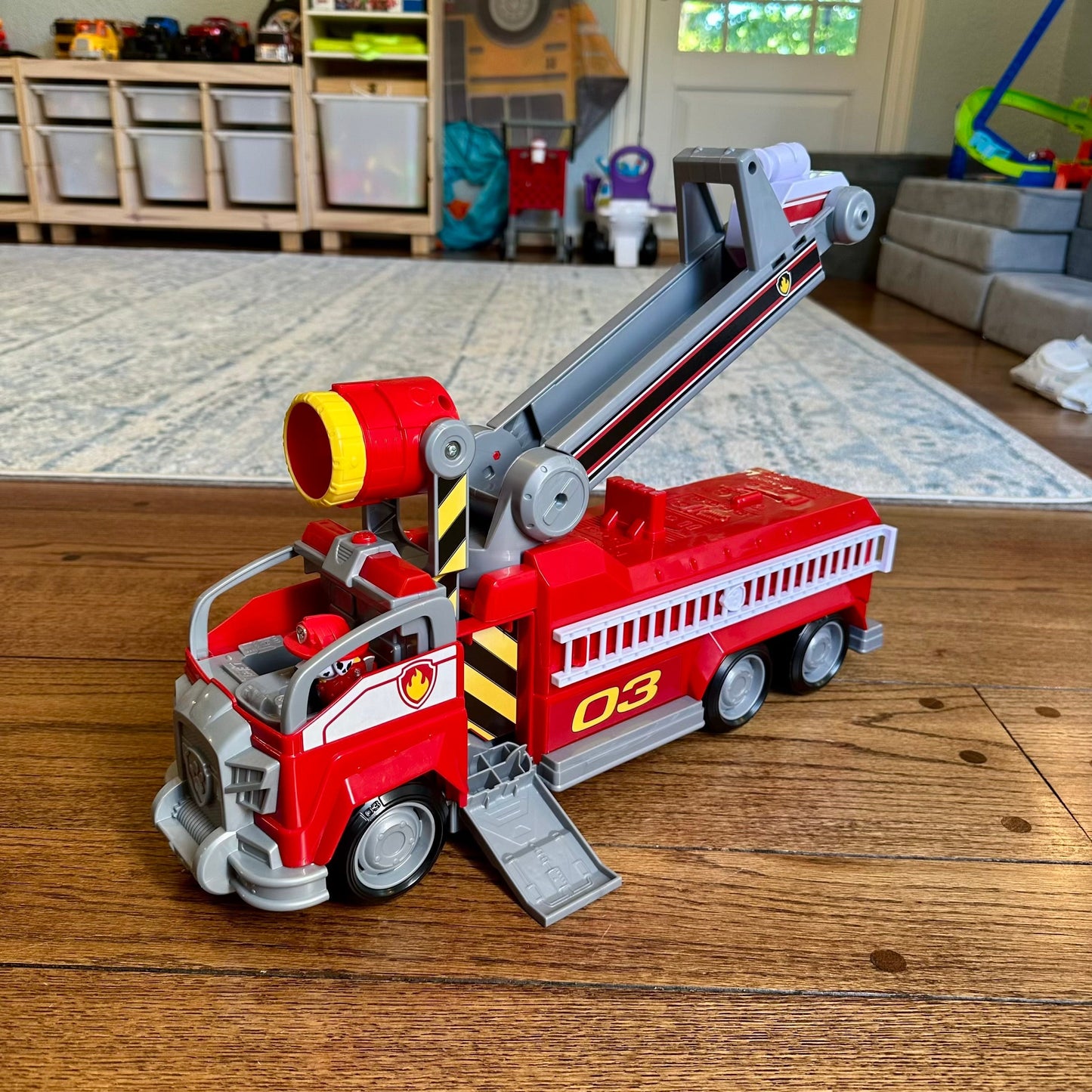 #95 PAW Patrol Marshalls Transforming Movie City Fire Truck w/ Extending Ladder