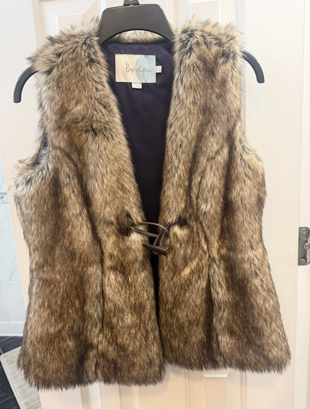 #51 Boden Women’s 6 Faux Fur Vest