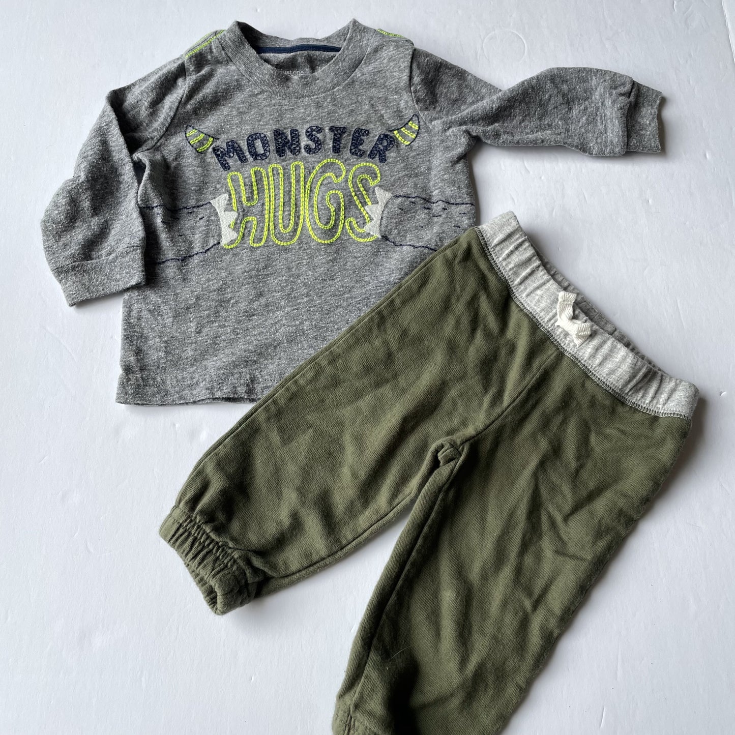 Seller 67 - Carter's Grey Green Monster Hug Shirt Outfit 6mo