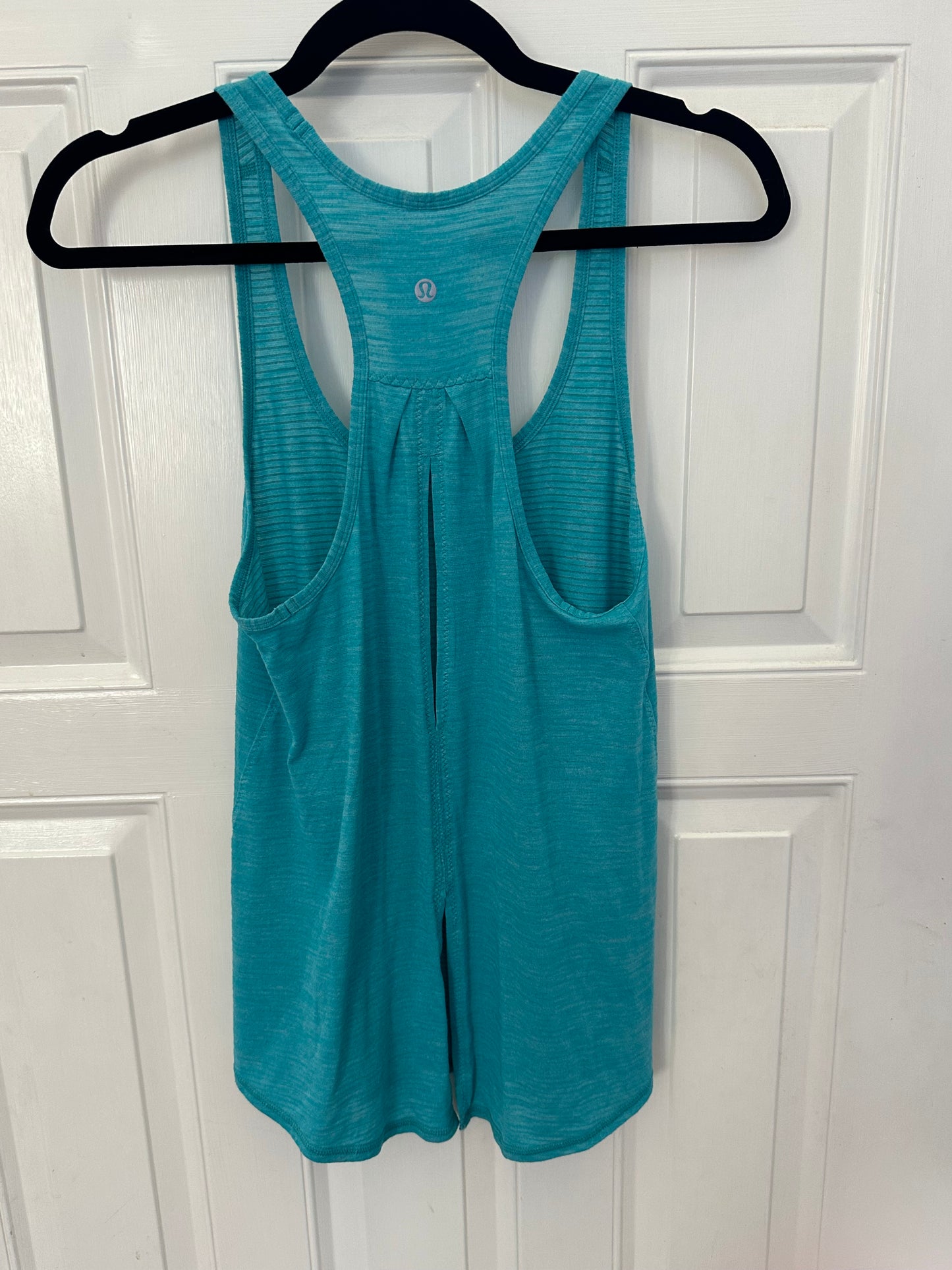 Lululemon Sz 4/6 Tank Top no size dot see below for measurements Pick up in Milford 45244