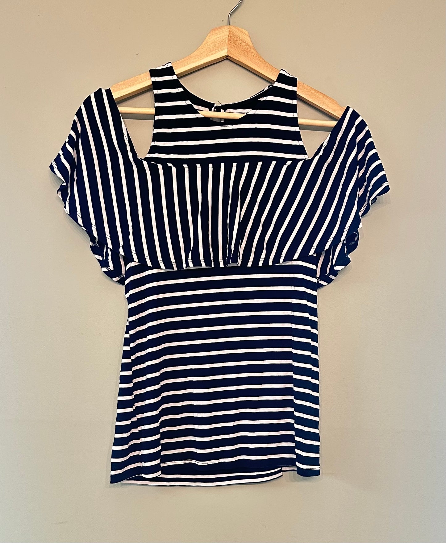 Alya (Francesca’s) Women’s Med (fits like small) Navy/White Stripe Cold Shoulder Ruffle Top