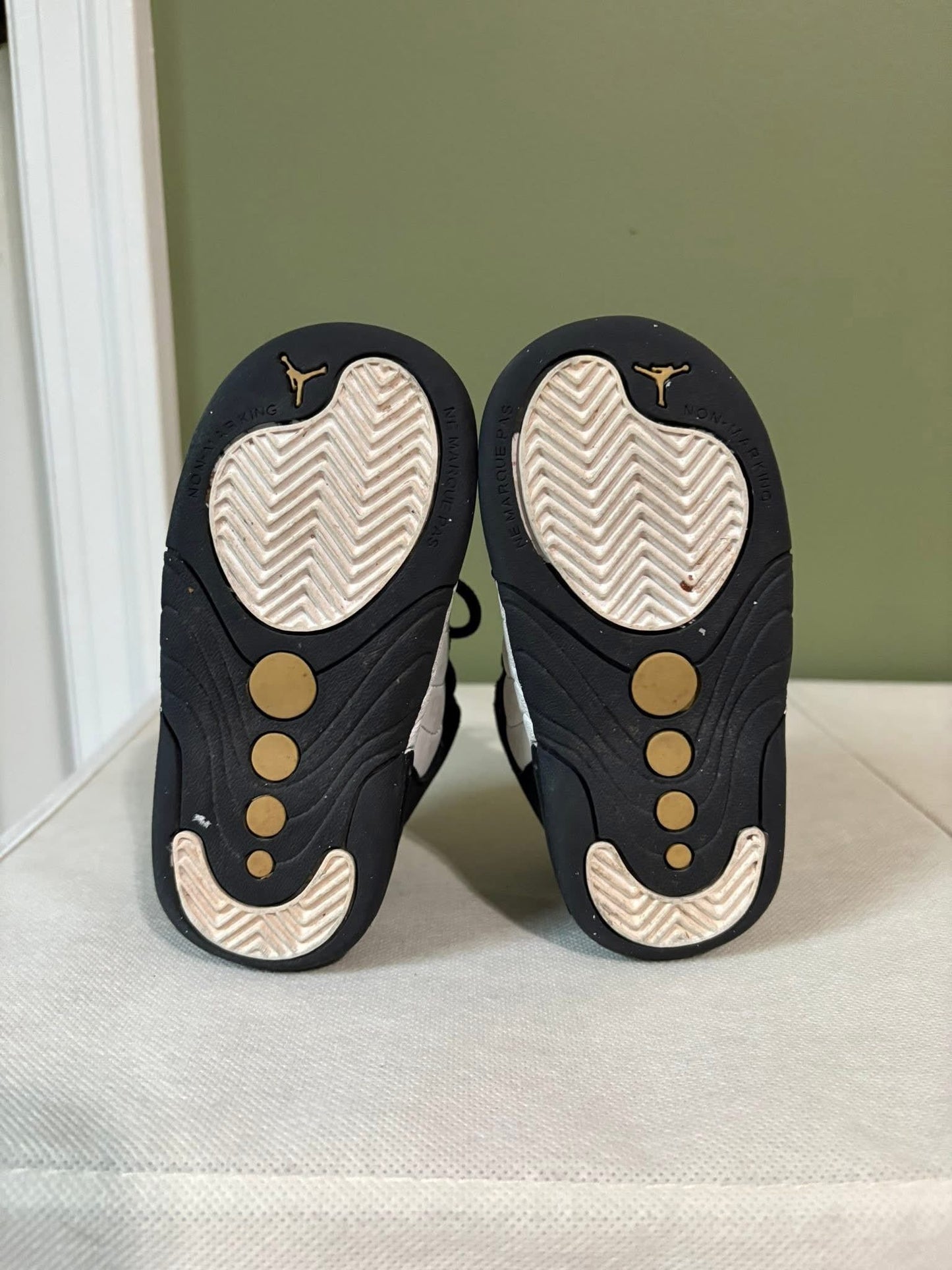 #133 **REDUCED** 6c Air Jordans