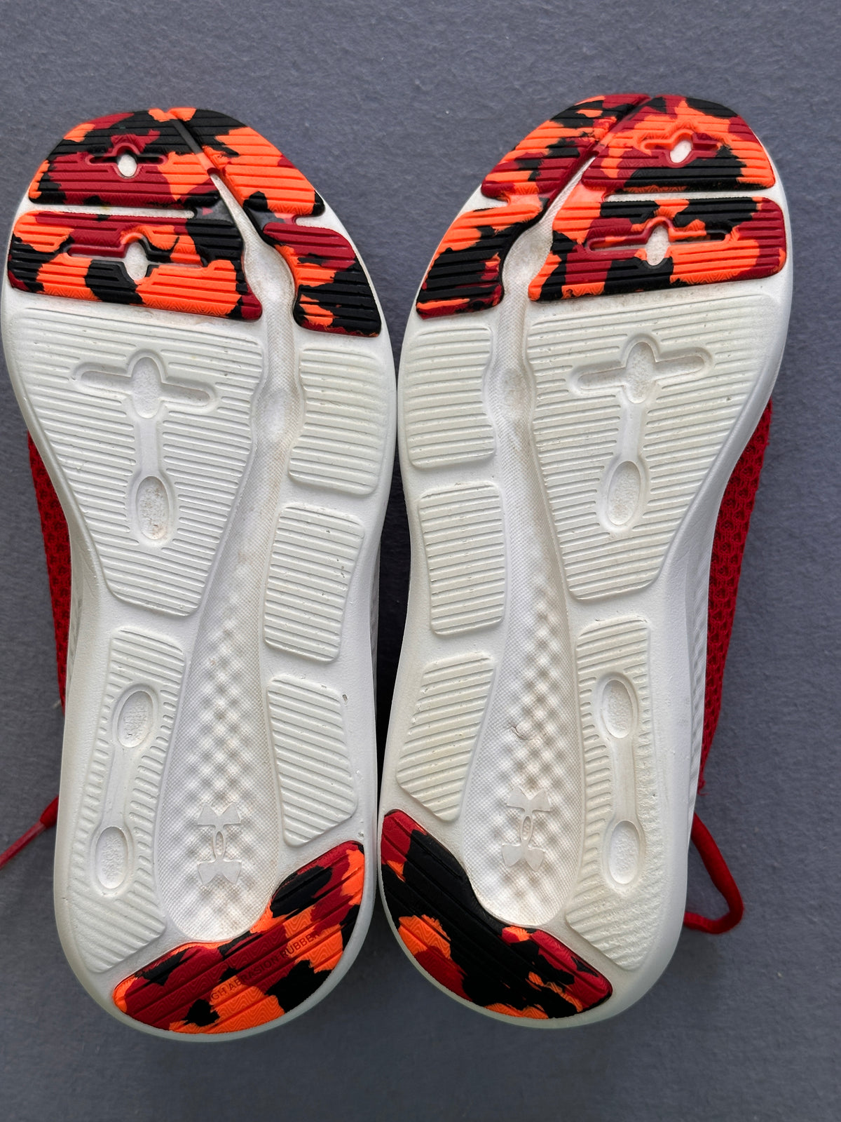 #163 Under Armour Charged Pursuit Red Sneakers - size 4Y - EUC