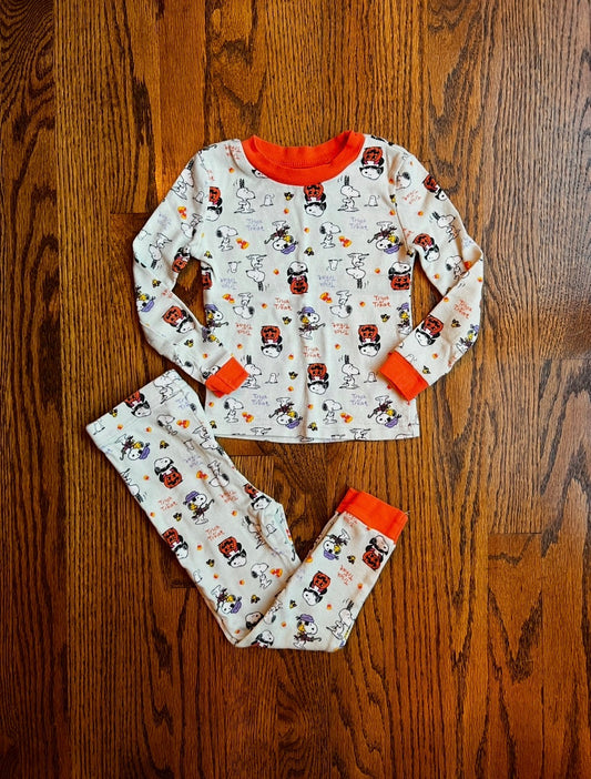 Seller #115 - Gender Neutral 3T Snoopy / Peanuts Halloween Pajamas, VGUC