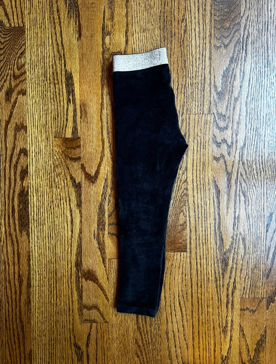 Seller #115 - Boden Girls 4-5Y Black Velvet Leggings with Gold Waistband, VGUC