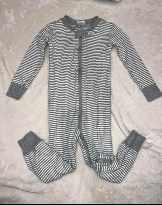 #92A Boys 3T 90 Hanna Andersson pajamas- gray stripe