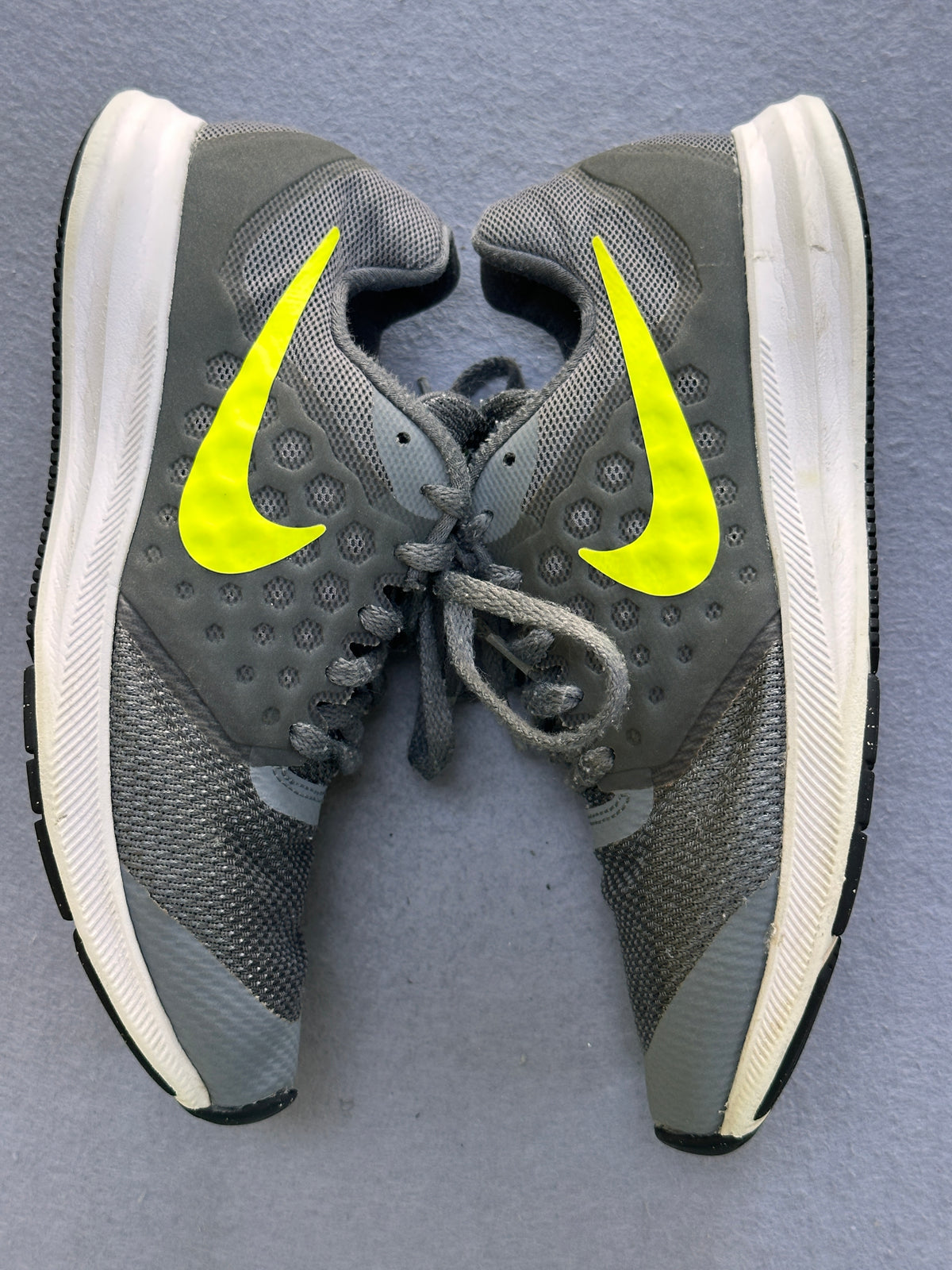 #163 Nike Gray Sneakers with Yellow Check - size 4.5Y - VGUC
