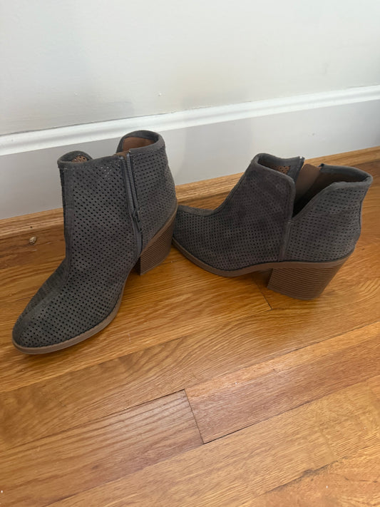 136 faux suede booties EUC - like new brown size 8