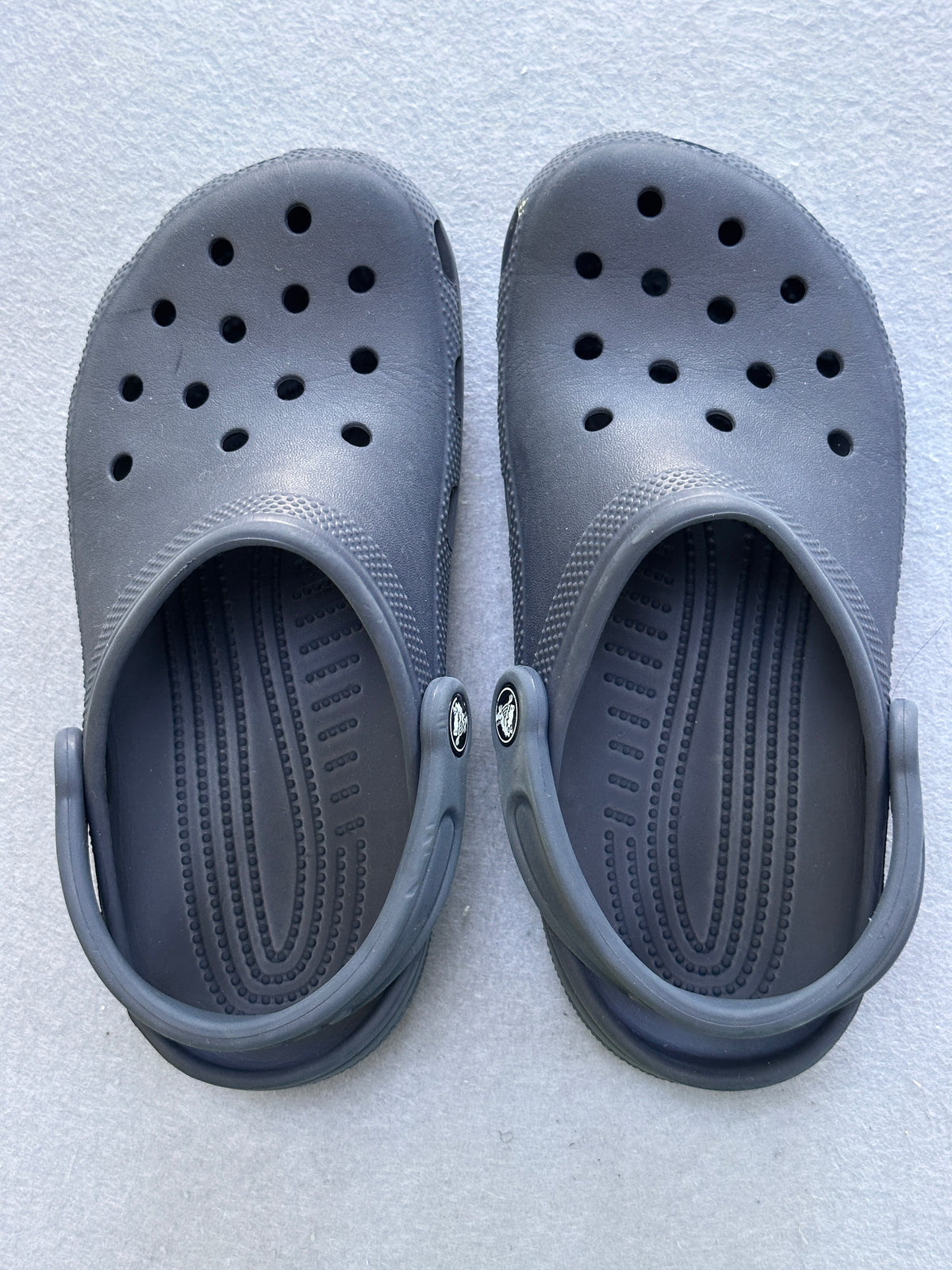 #163 Navy Crocs - size J4