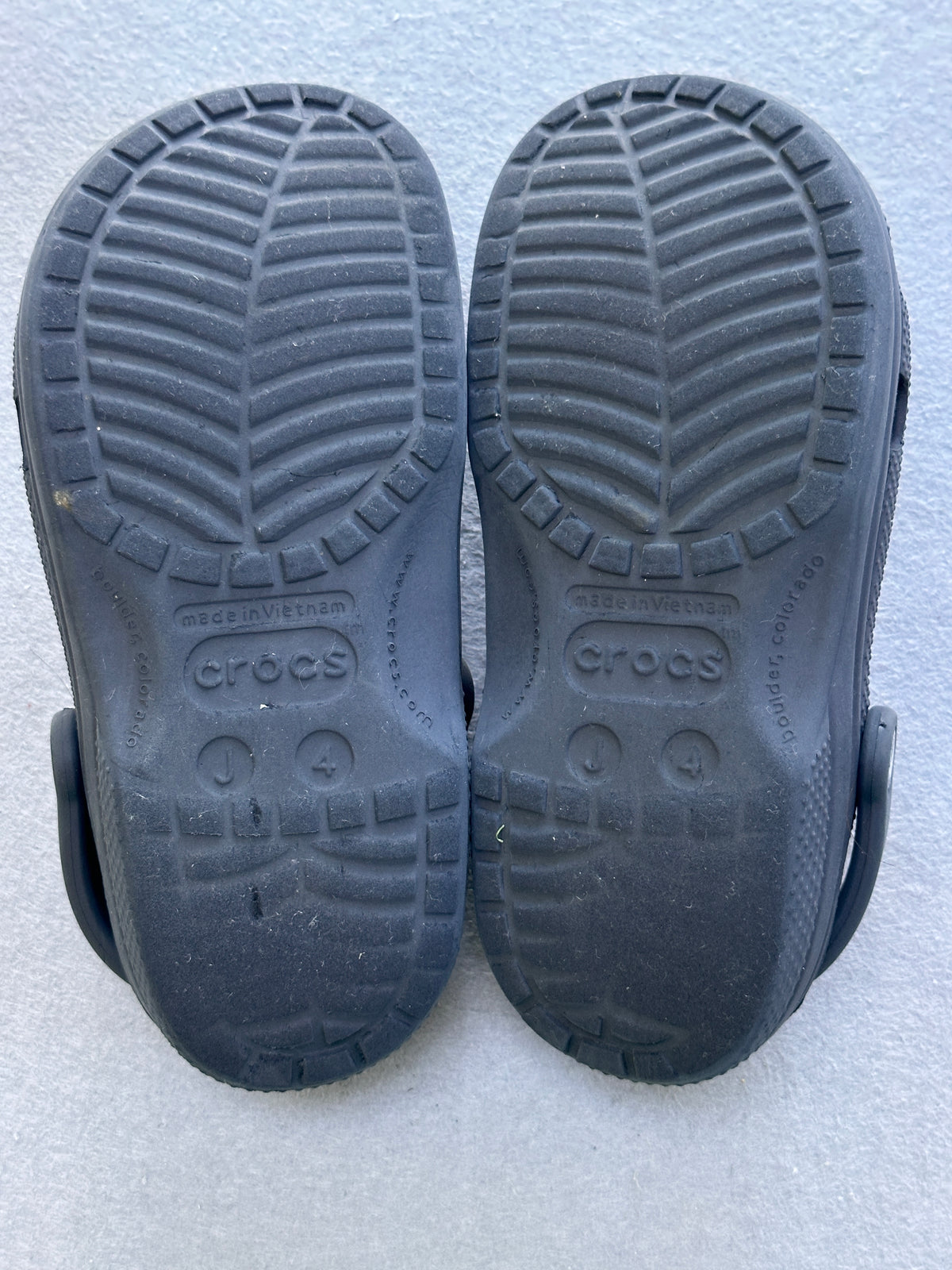 #163 Navy Crocs - size J4