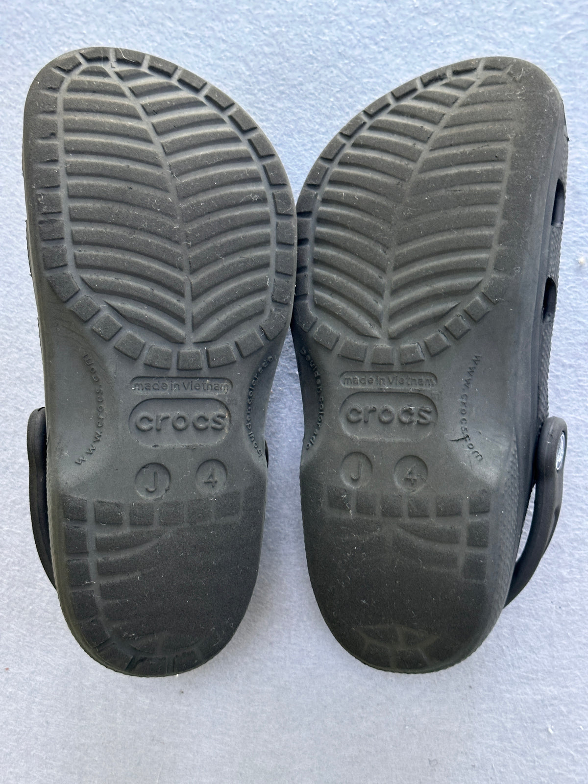 #163 Black Crocs - size J4