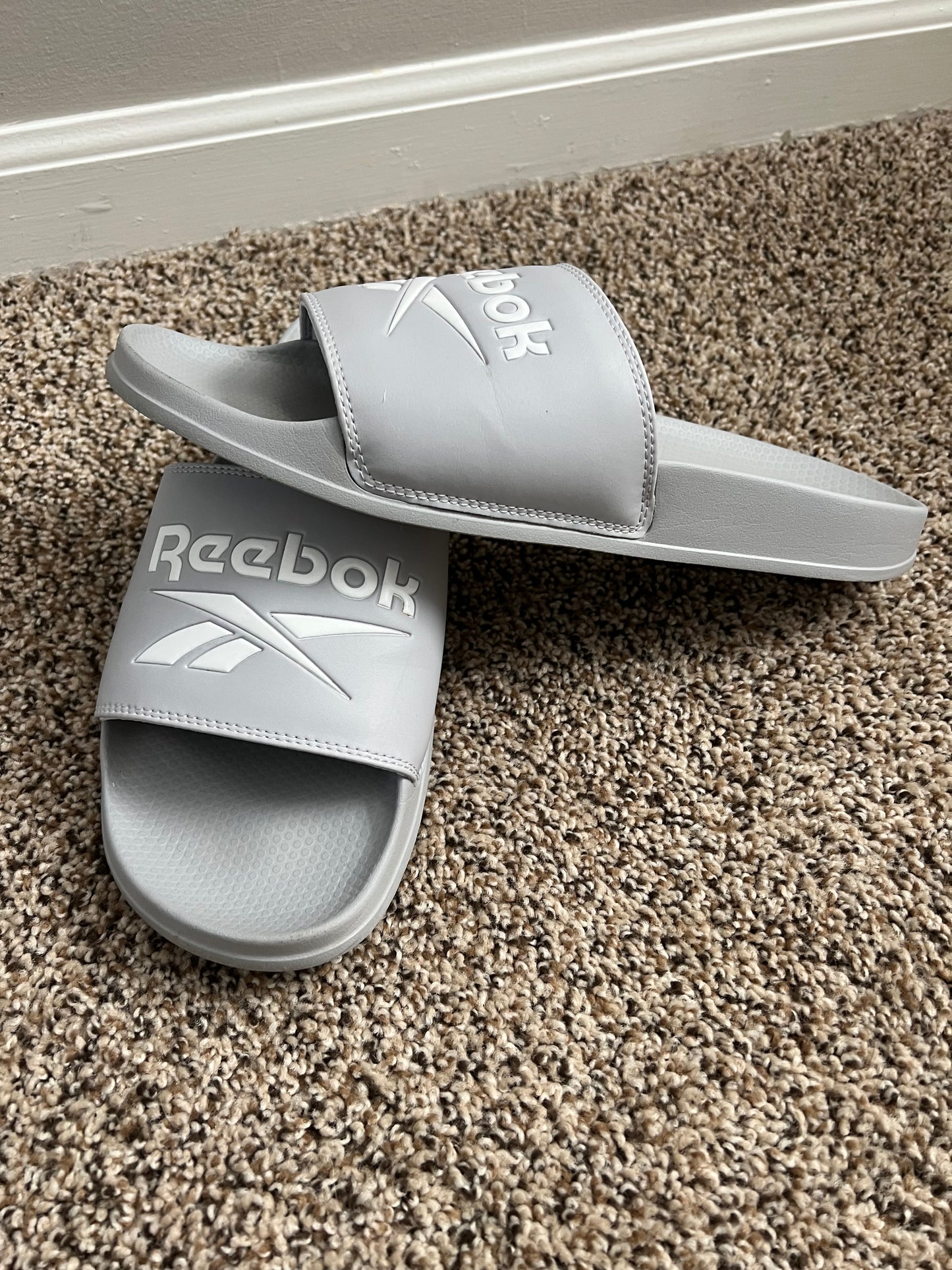 Men’s size 11 - Reebok slide shoes - EUC - worn a few times