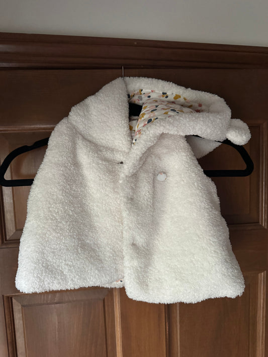 #129 EUC Catherine Malandrino Mini 18 Month Girls Sherpa Hooded Vest with button closure