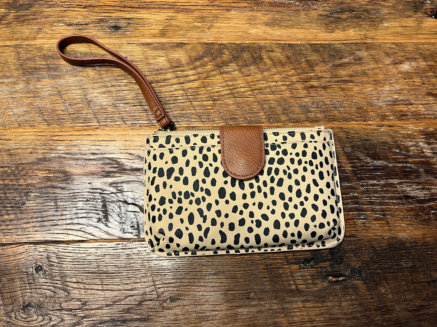 #67 Universal Thread Women's Cheetah Print Wristlet