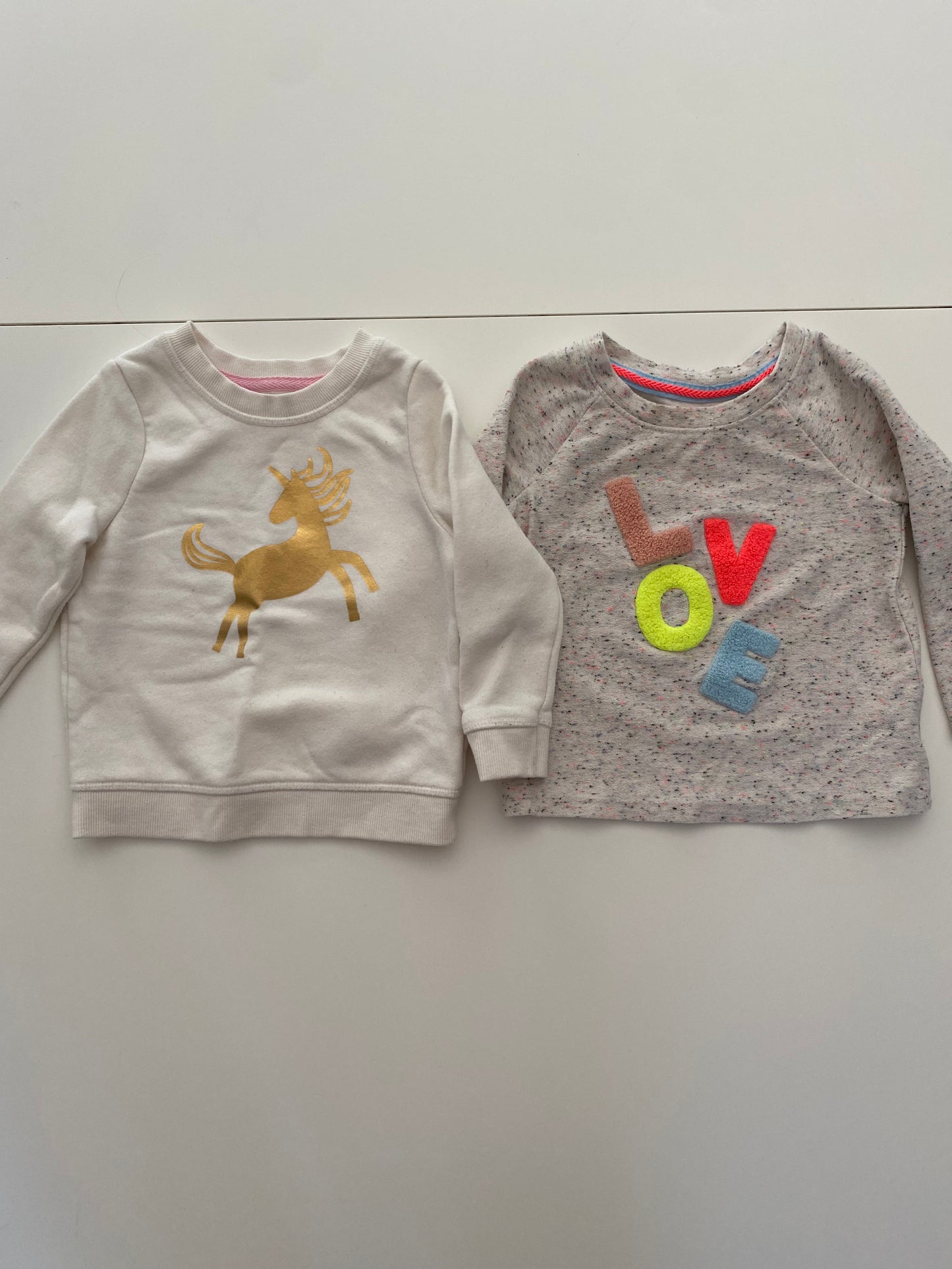 #84B-Girls 18M, Cat & Jack Cream Unicorn and Multicolored Love Sweatshirts, GUC