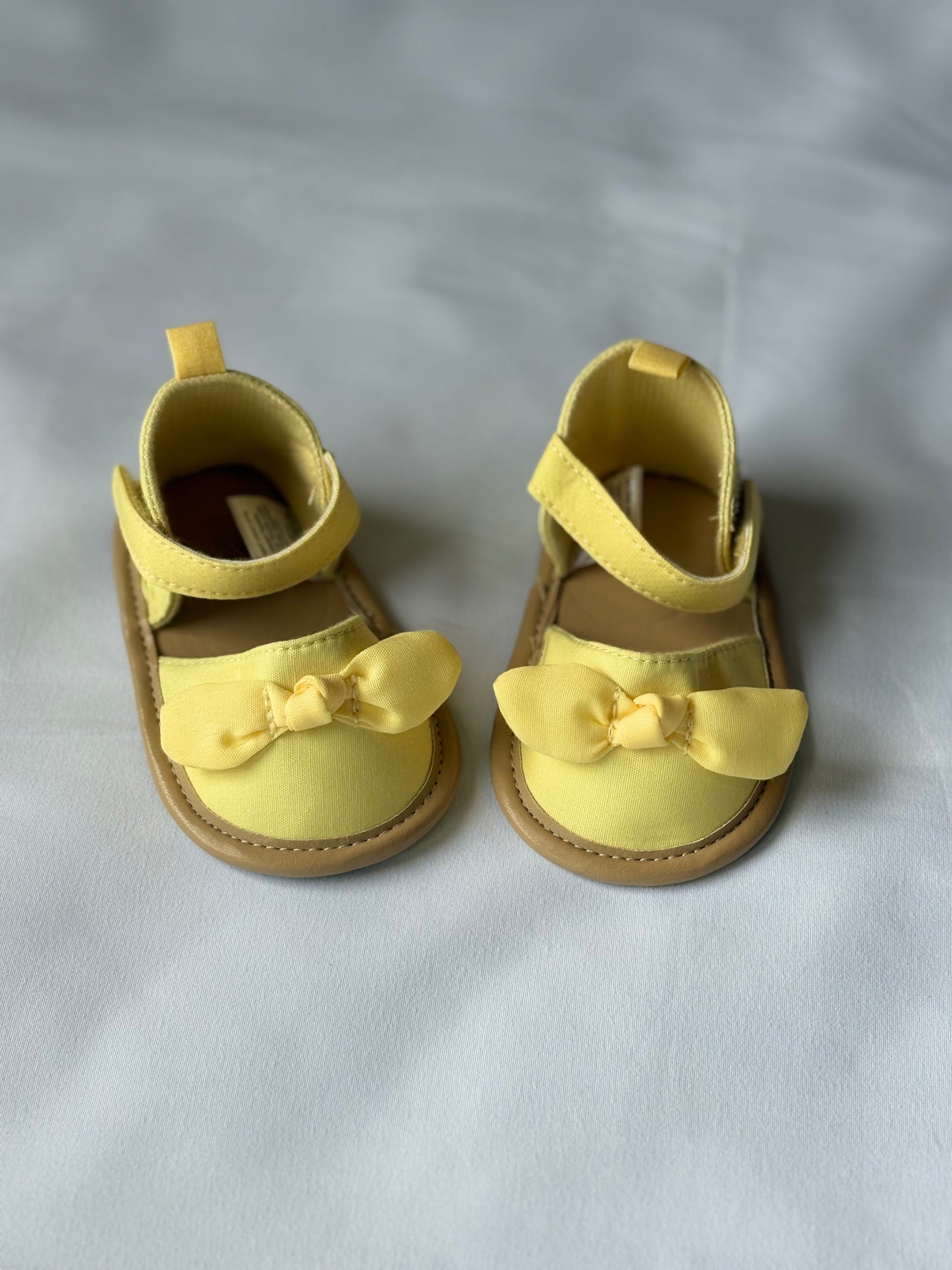 #88 REDUCED Hudson Baby NWOT Yellow Baby Bow Shoes Girls Size 0-6M