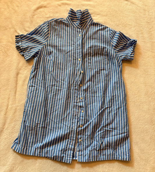 #102 - Old Navy women's petite M short sleeve button-down collared dress