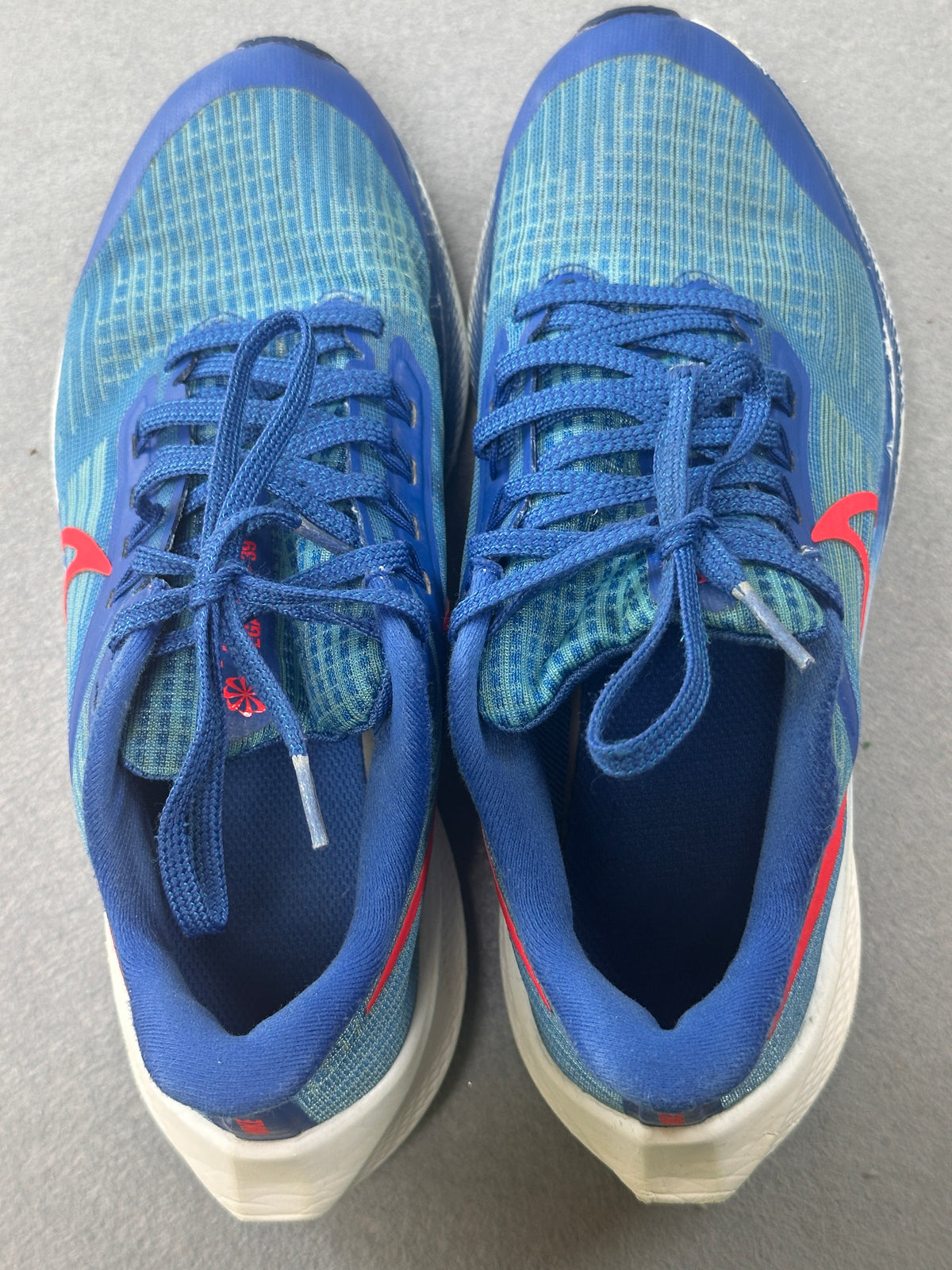 #163 Nike Air Zoom Pegasus Blue Sneakers - size 4Y - VGUC