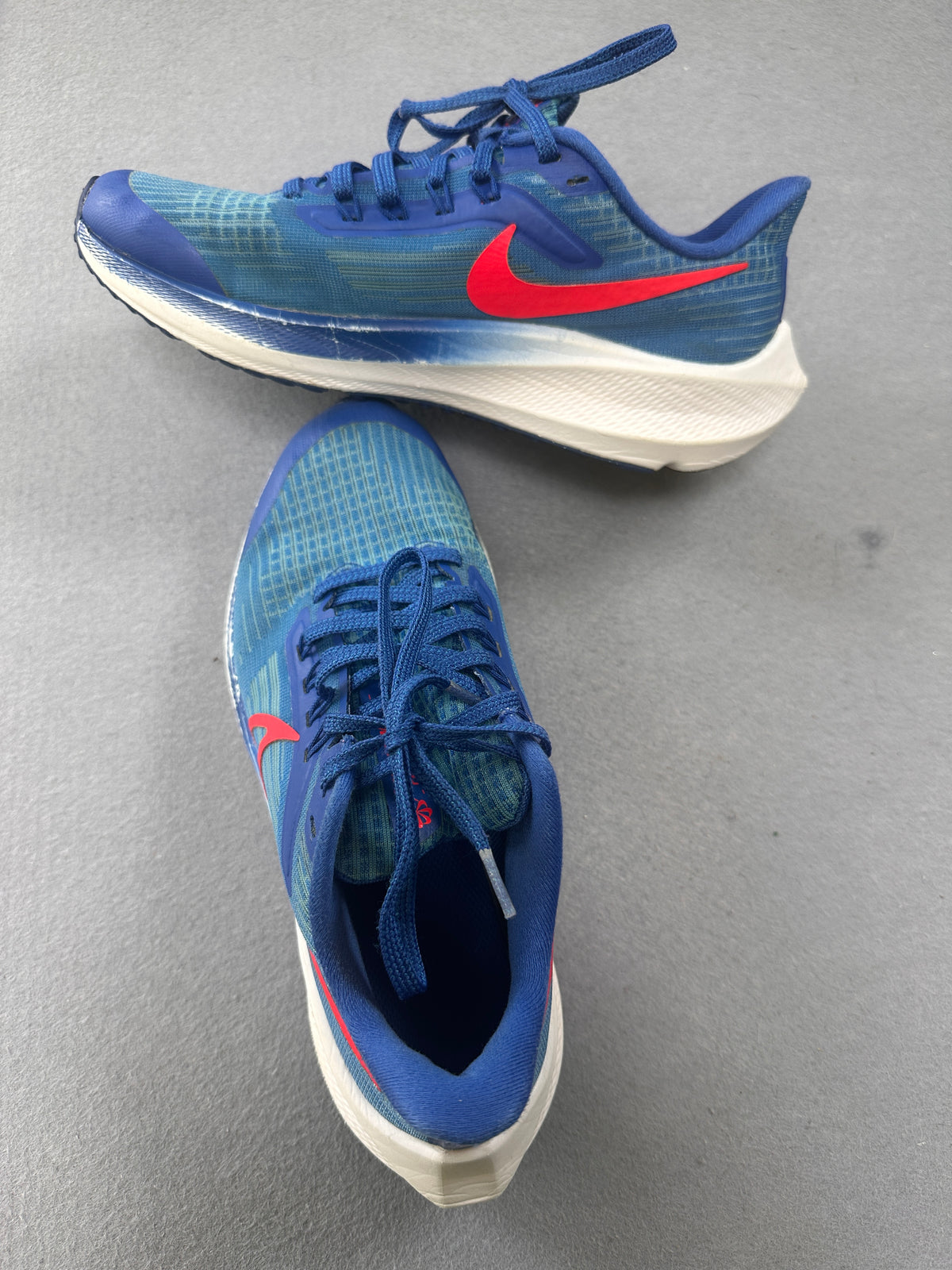 #163 Nike Air Zoom Pegasus Blue Sneakers - size 4Y - VGUC