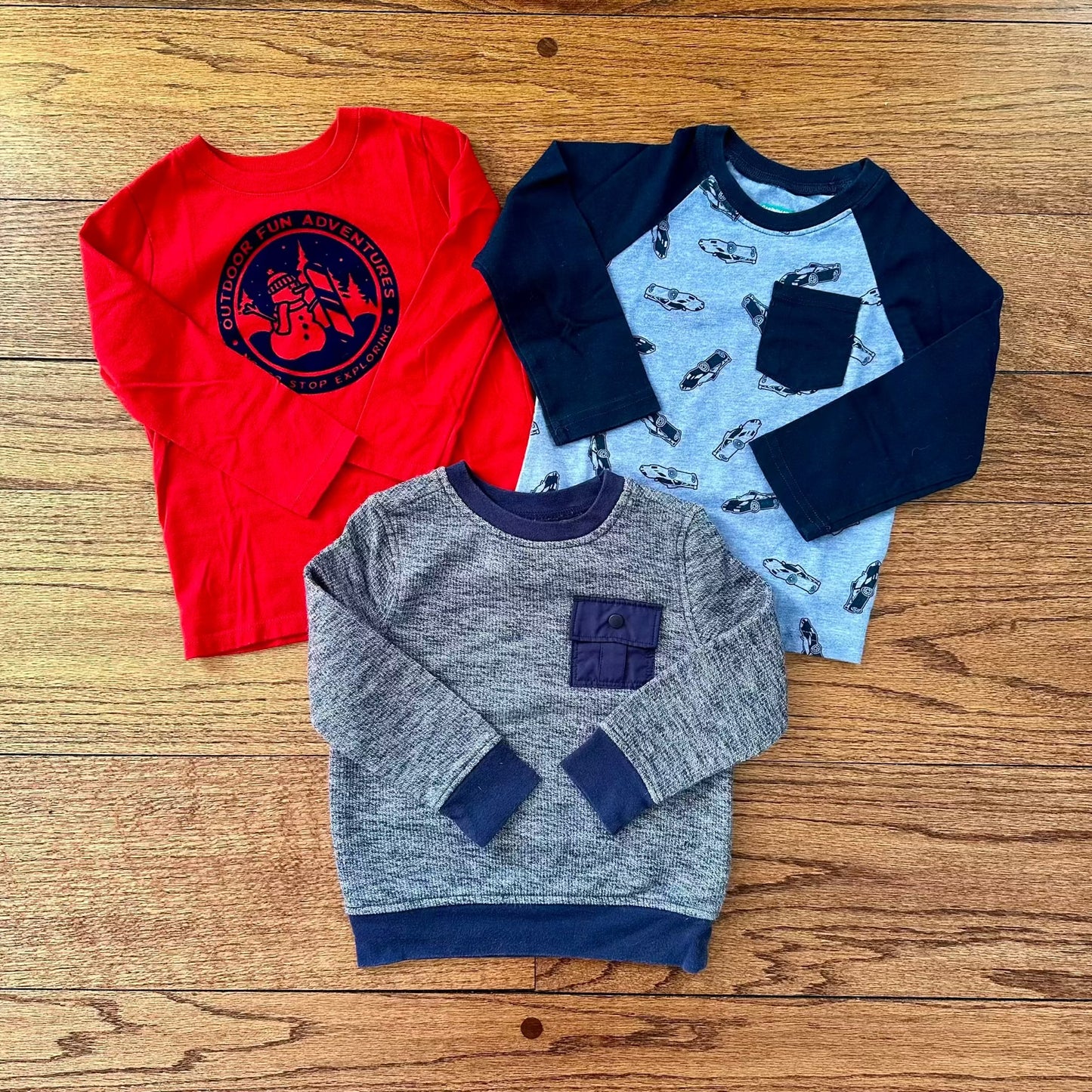 #95 EUC/GUC Boys Old Navy Pocket Crewneck Blue Sweatshirt and Garanimals Long Sleeve Tshirts, set of 2, size 3T