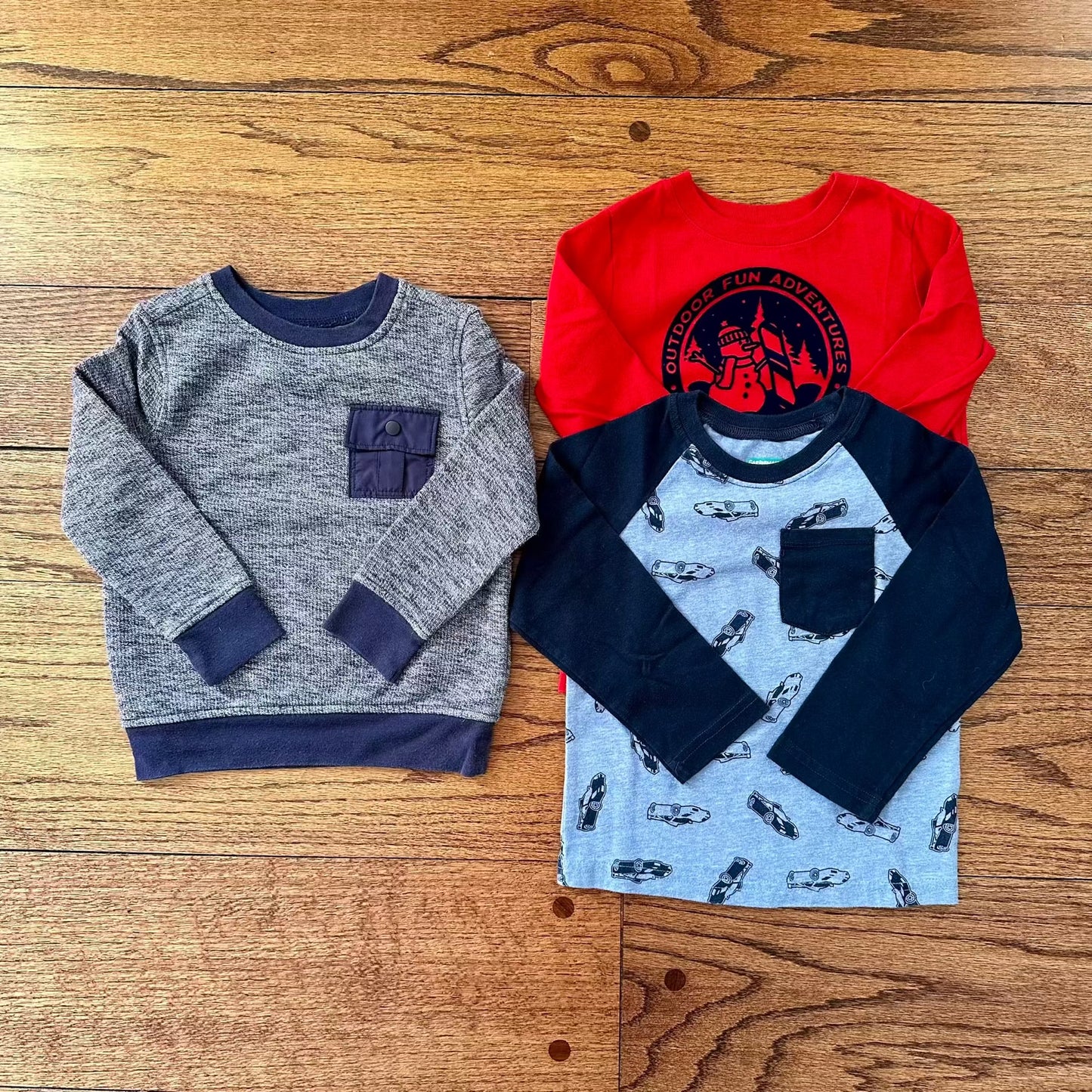 #95 EUC/GUC Boys Old Navy Pocket Crewneck Blue Sweatshirt and Garanimals Long Sleeve Tshirts, set of 2, size 3T