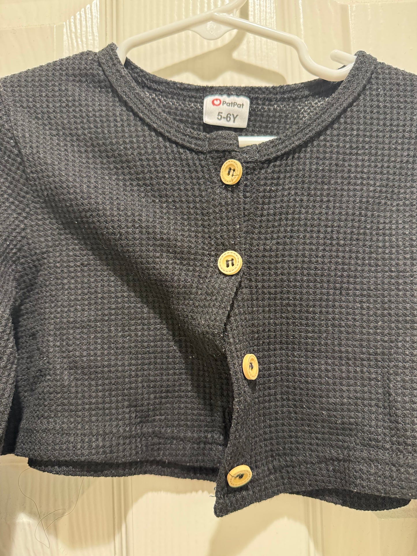 #53 girl cardigan size 5-6