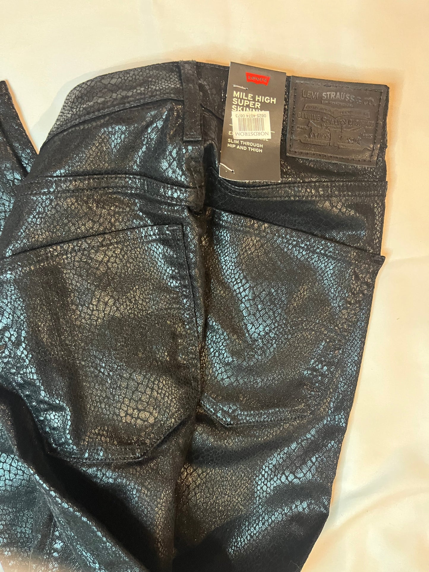 Black Levi jeans size 26 nwt