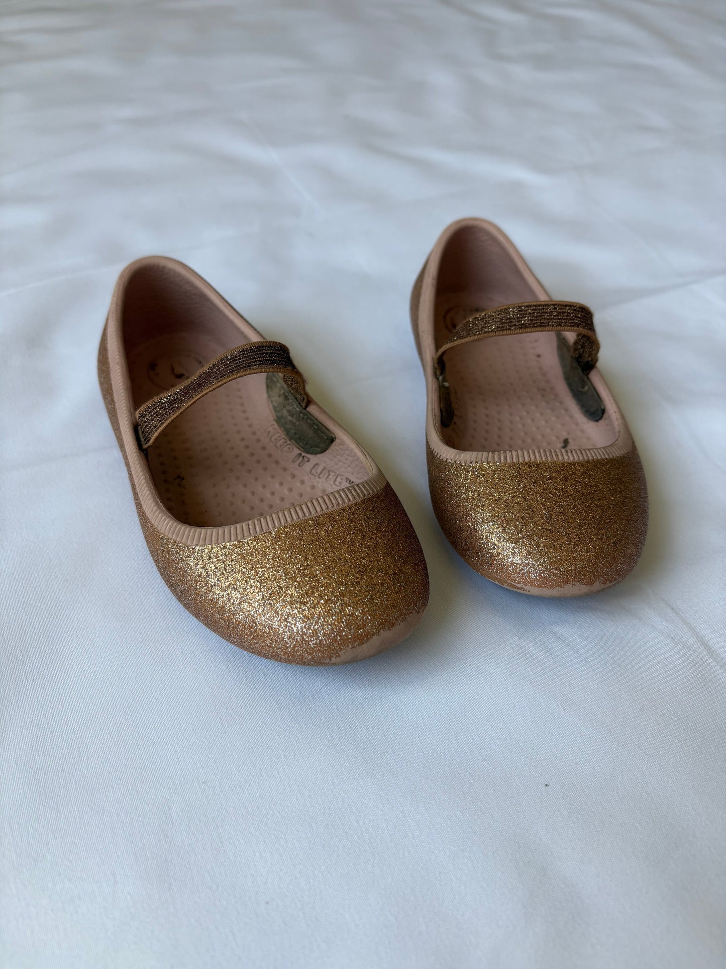 #88 REDUCED Native Rose Gold Sparkle Flats Girls Size C9