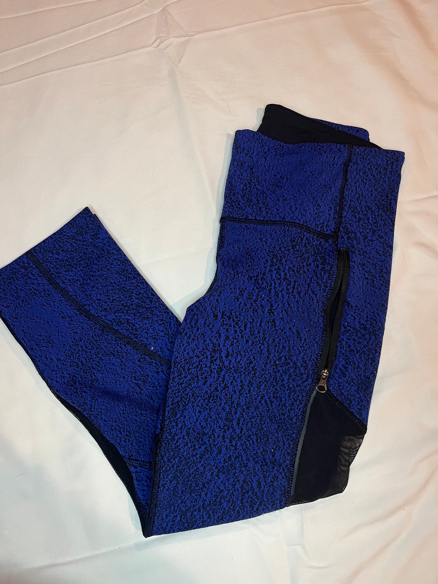 3b Lululemon 3/4 capris EUC size 6