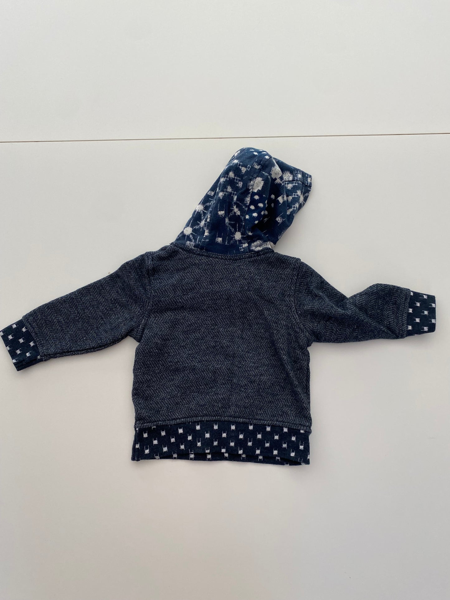 #84B-Gender Neutral 12M,Genuine Kids navy/white hoodie, VGUC