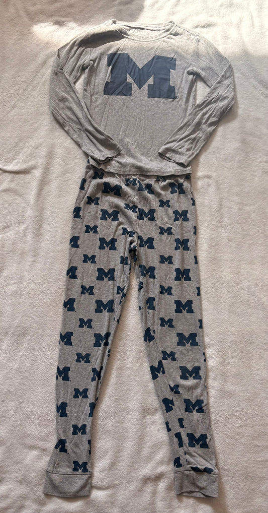 #102 - size 10/12 Michigan long sleeve pajamas