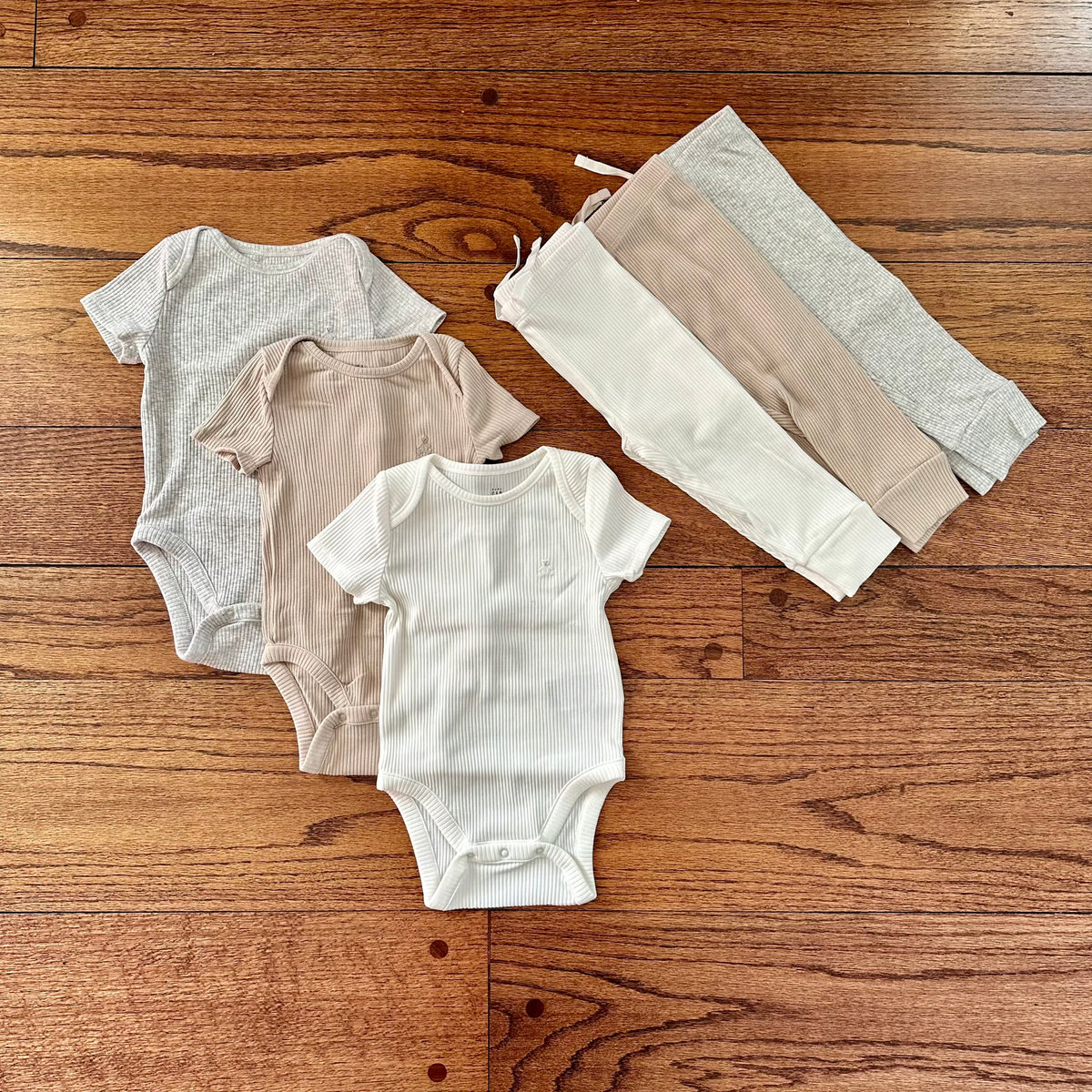 #113	EUC Boys / Gender Neutral Gap Ribbed Onsie Outfits, set of 3, Gray / Brown / White, size 12-18 months