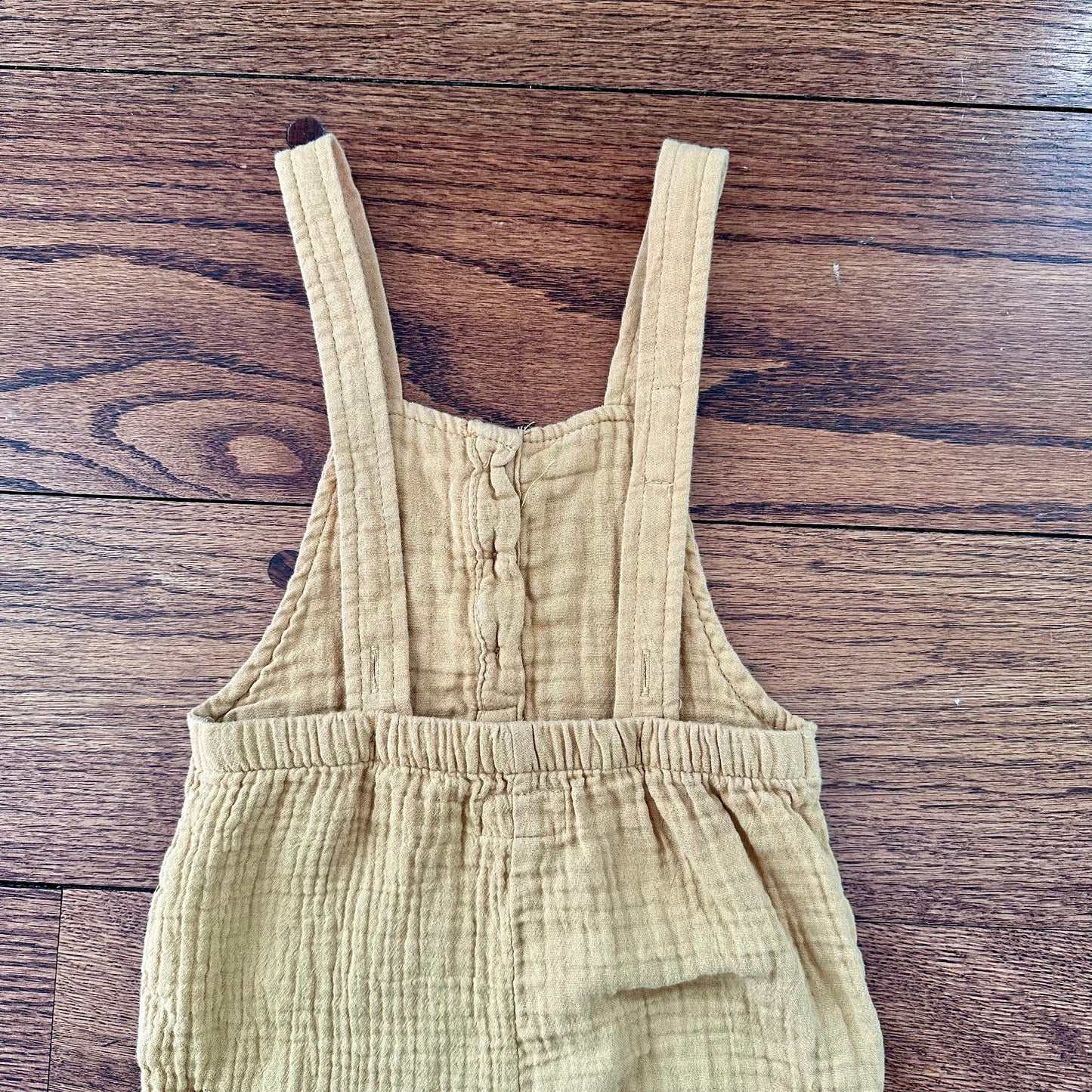 #95 GUC Boys / Gender Neutral Little Planet Yellow Pant Gauze Overalls, size 18 months