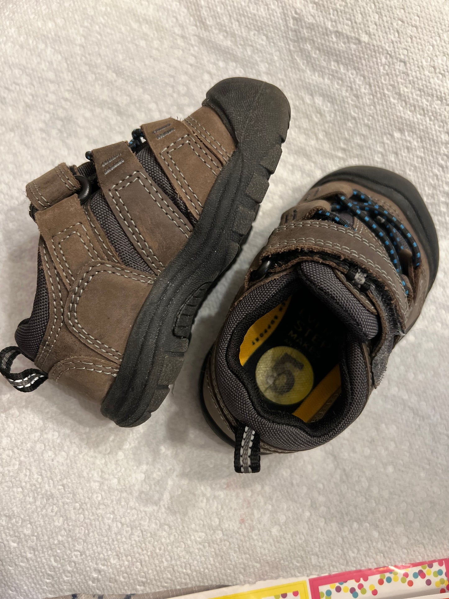 #46 Keen Toddler Newport Hiking Shoe Size 5