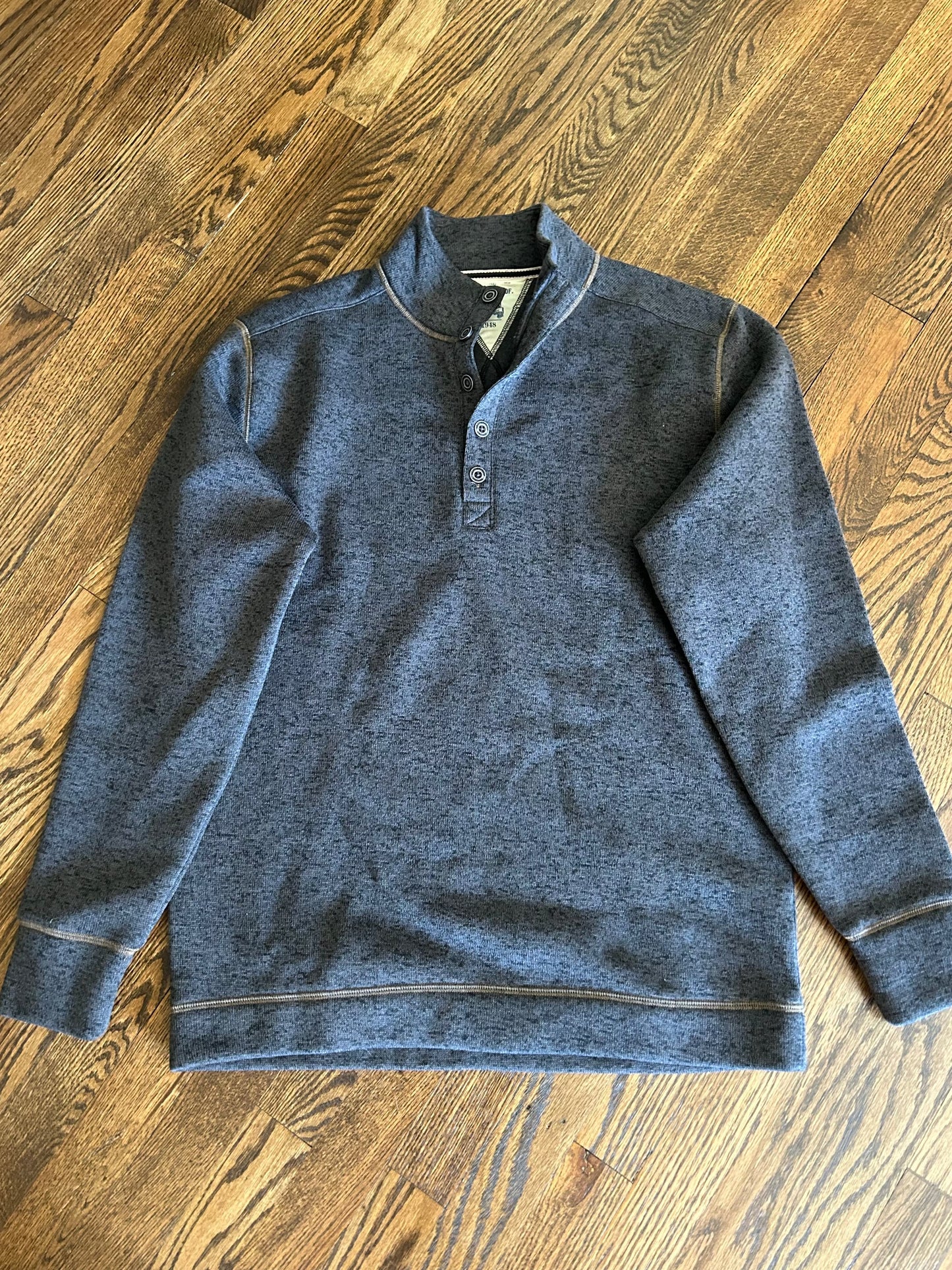 Seller 120. NWOT Men's Long Sleeve Shirt, Size M