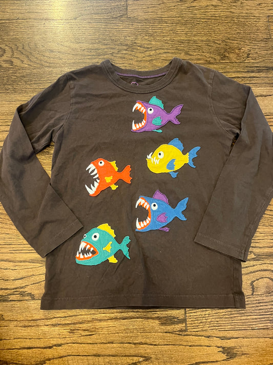 #67 Boden Button Applique Piranha Tee 6/7