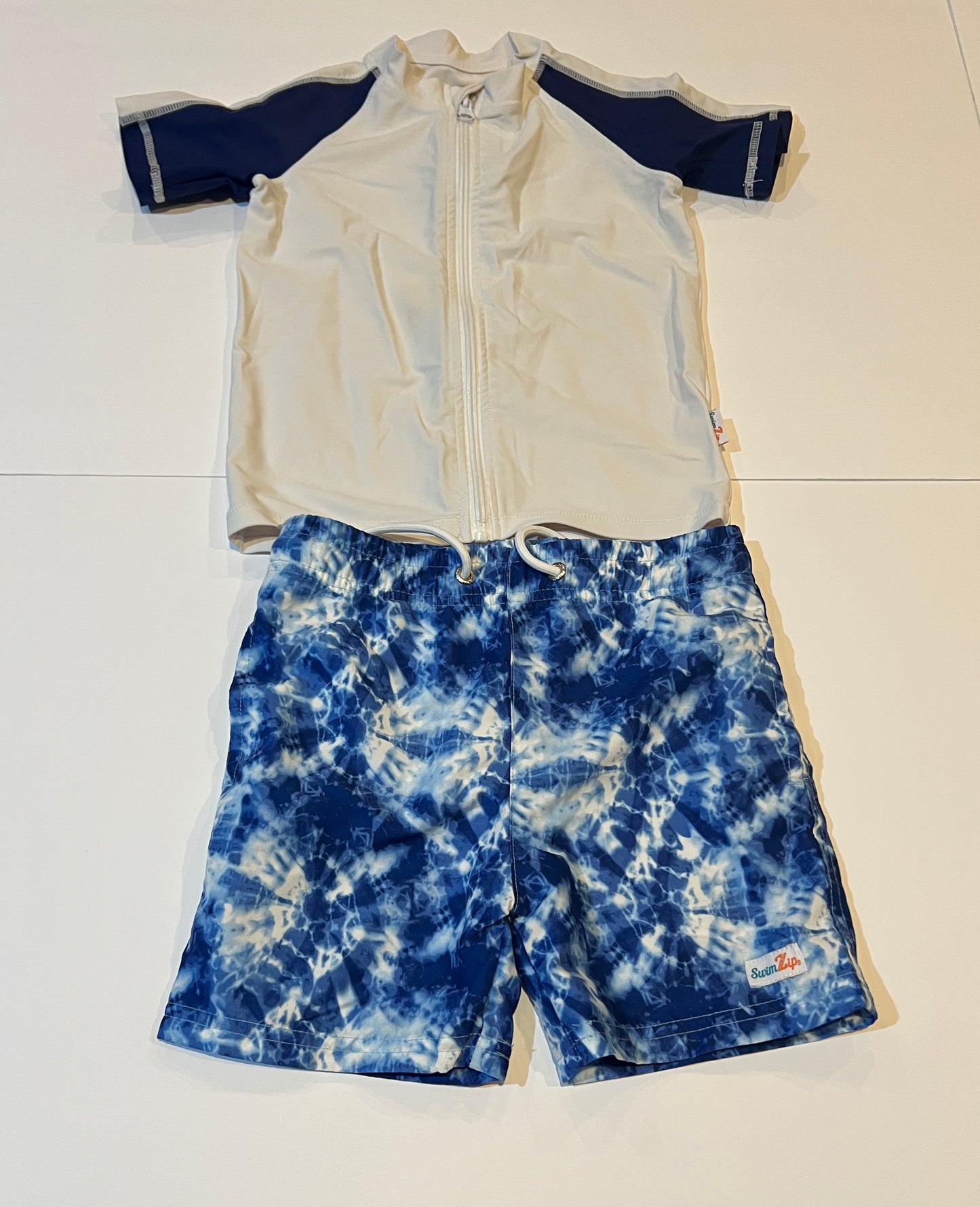 #141 Boys 5 SwimZip Rashguard Set